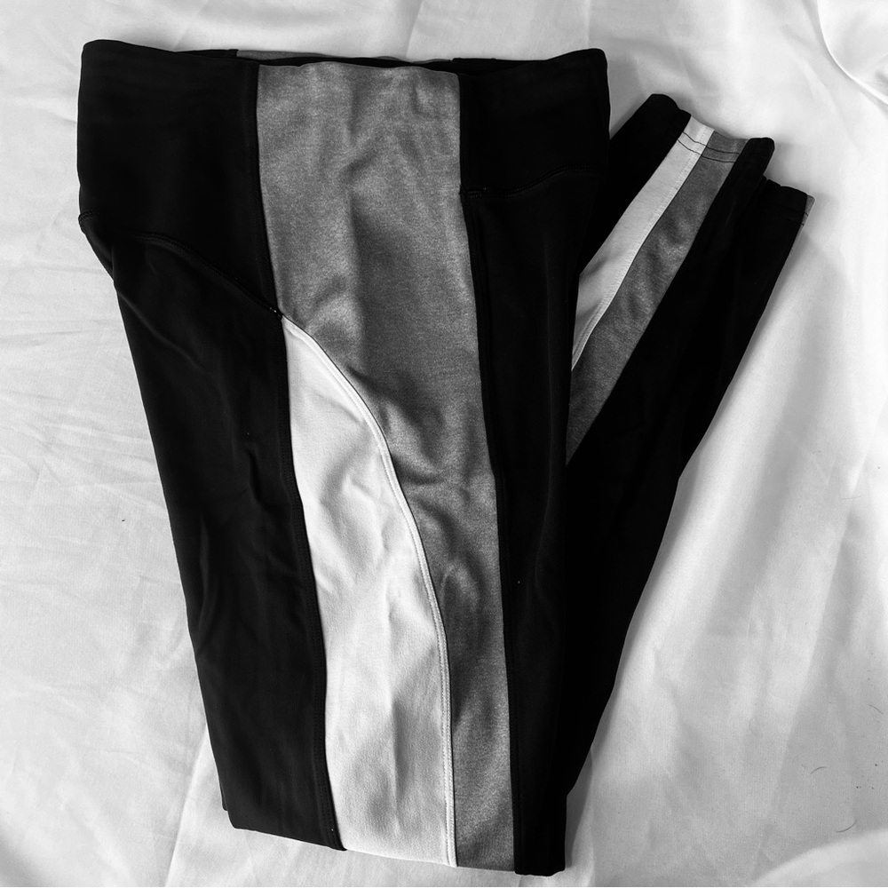 (EUC) Athleta Black,white and Gray Colorblock Tights